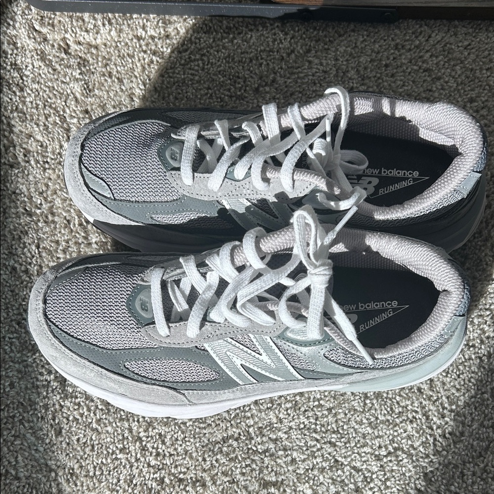 Men’s New Balance 990V6 white and Gray Athletic Shoes